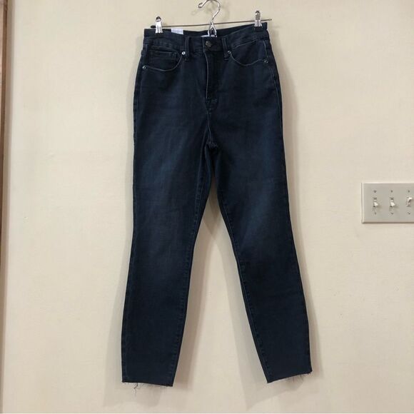 Good American Good Waist Crop Raw Hem Jeans in Blue 631 - Picture 2 of 6